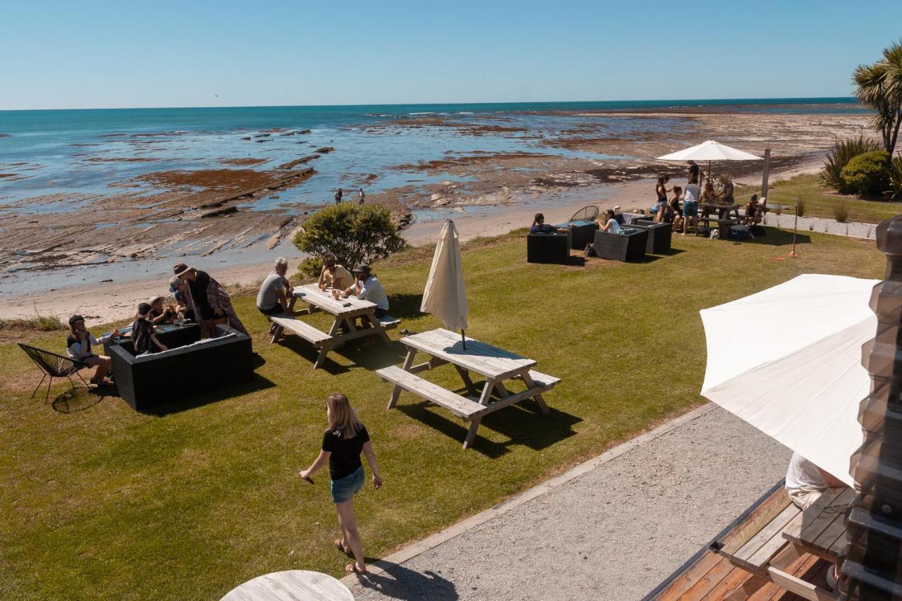 Tatapouri Bay Hotel Gisborne Buitenkant foto