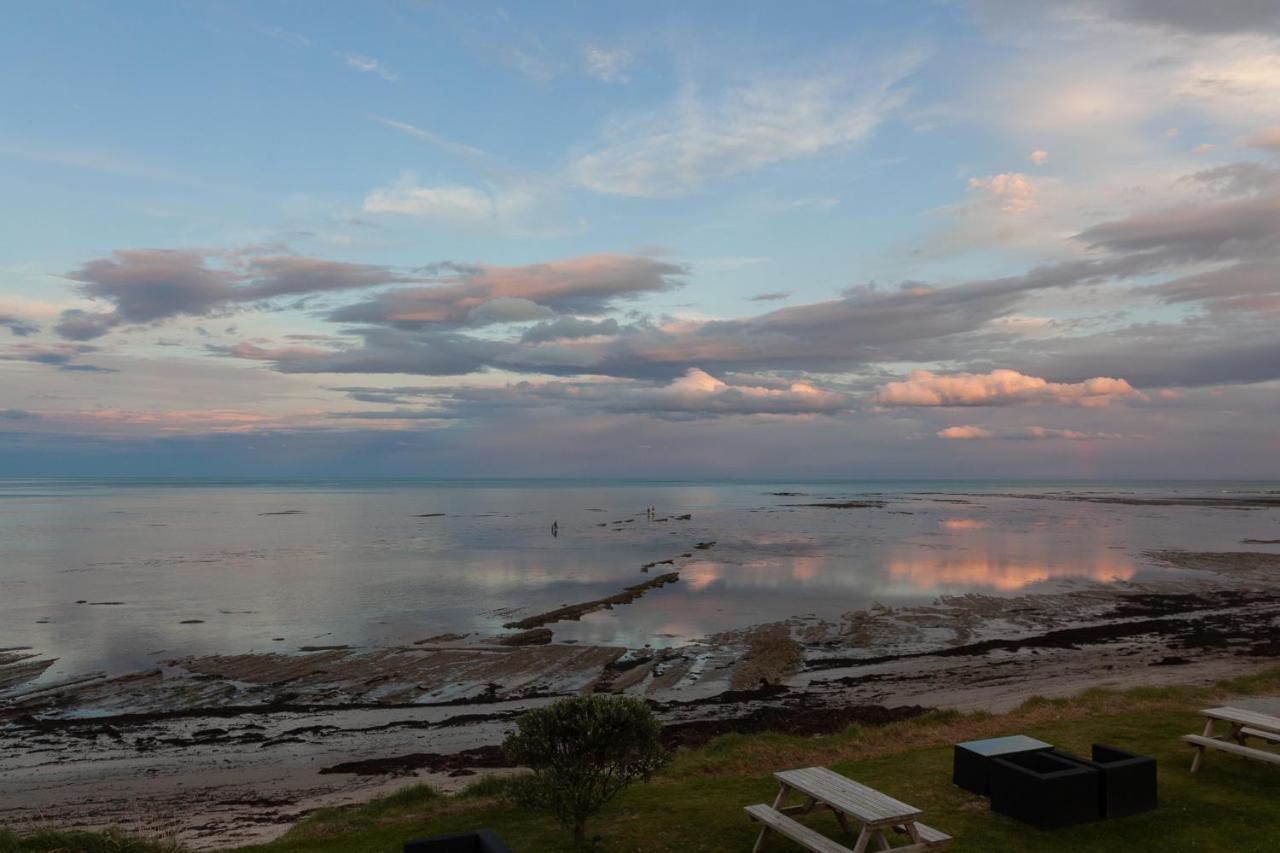 Tatapouri Bay Hotel Gisborne Buitenkant foto