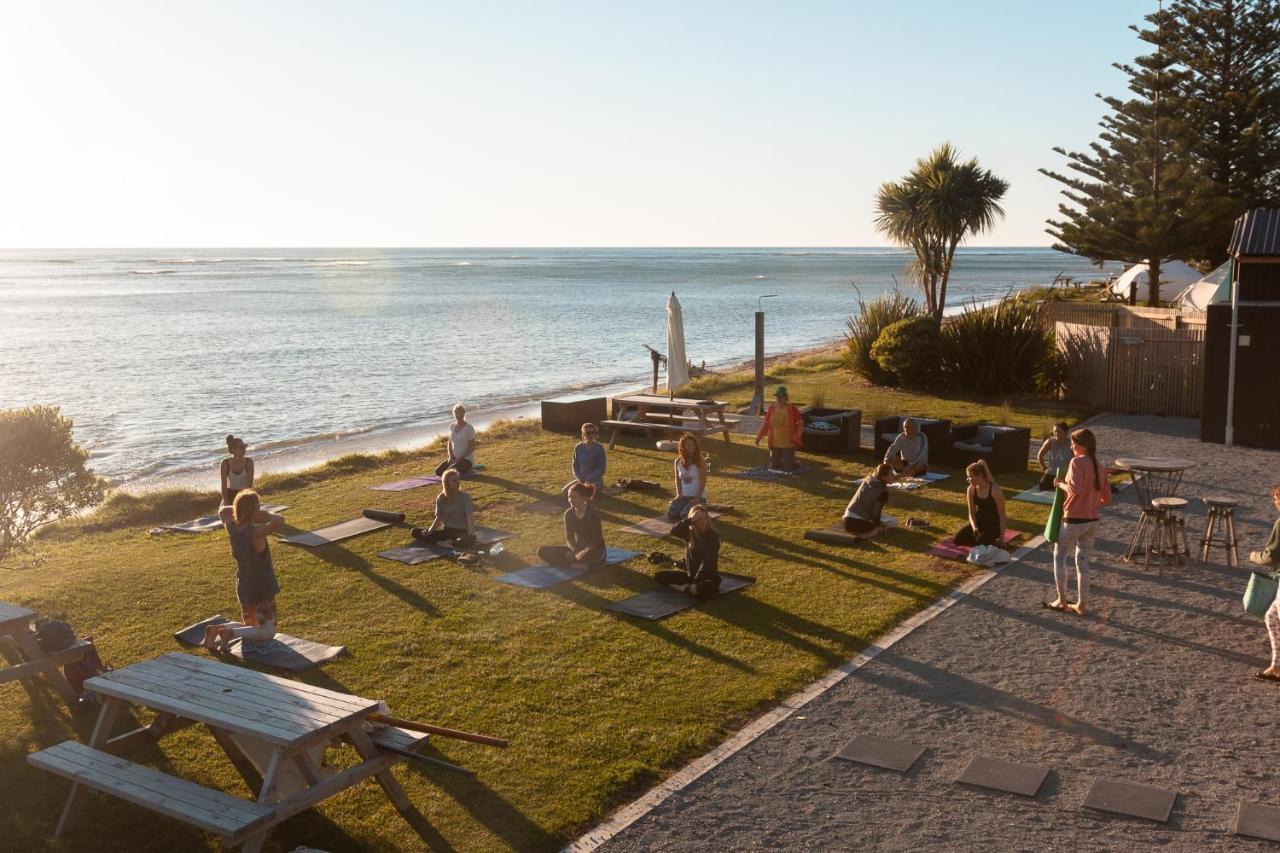 Tatapouri Bay Hotel Gisborne Buitenkant foto