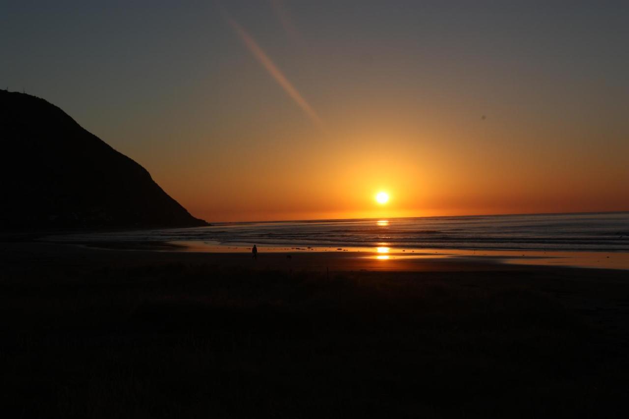 Tatapouri Bay Hotel Gisborne Buitenkant foto