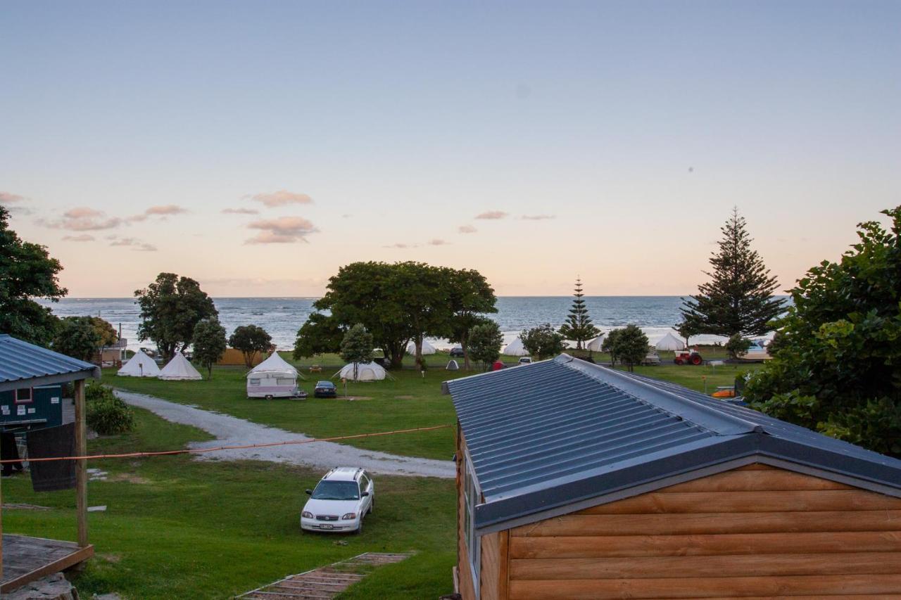 Tatapouri Bay Hotel Gisborne Buitenkant foto