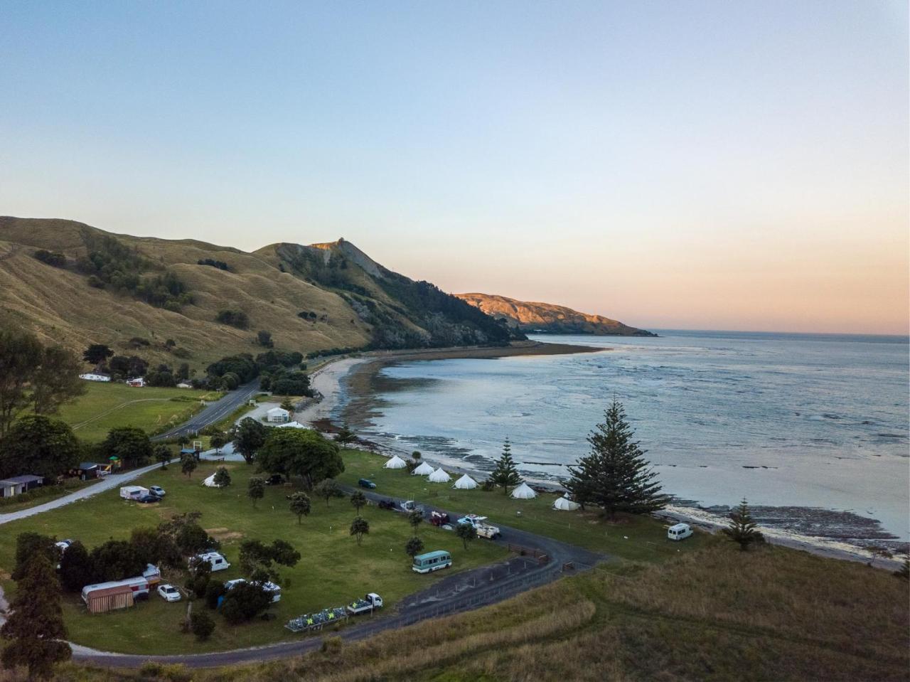 Tatapouri Bay Hotel Gisborne Buitenkant foto